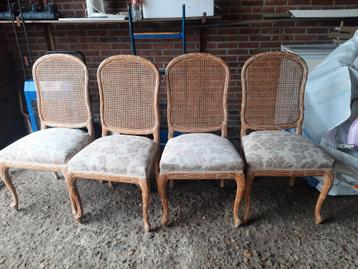 stoelen beschikbaar voor biedingen