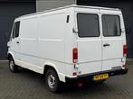 Mercedes-Benz Bestelwagen 208D kort/laag, Auto's, Bestelauto's, Achterwielaandrijving, Gebruikt, 4 cilinders, 2000 kg