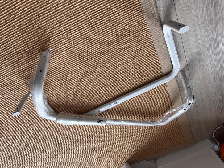 Mulig Ikea Clothes Rack / 3 euros each, Kleding | Dames, Kledingrekken, Nieuw, Ophalen