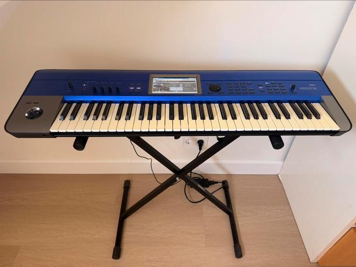 Korg Krome 16 Blue Limited, Muziek en Instrumenten, Keyboards, Zo goed als nieuw, 61 toetsen, Korg, Met standaard, Ophalen of Verzenden