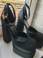 Elegante zwarte Versace pumps met plateau, Kleding | Dames, Schoenen, Pumps, Zwart, Ophalen of Verzenden, Zo goed als nieuw