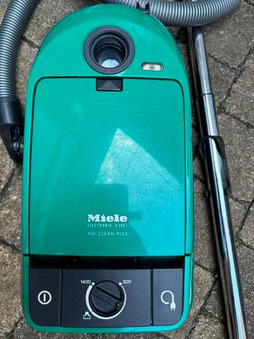 Miele S 252i zakstofzuiger . beschikbaar voor biedingen