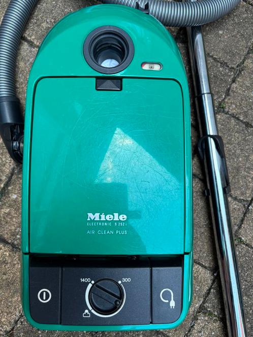 Miele S 252i zakstofzuiger ., Witgoed en Apparatuur, Stofzuigers, Gebruikt, Stofzuiger, 1200 tot 1600 watt, Ophalen