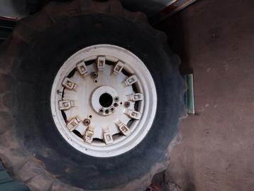 Ford tw ,30 en 8700,9700 wielen te koop beschikbaar voor biedingen