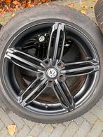 Zwarte velgen met michelin banden 225/45R 17 inch, Auto-onderdelen, Banden en Velgen, Ophalen, Gebruikt, Banden en Velgen, 17 inch