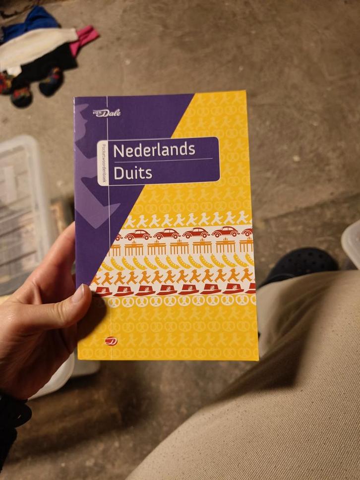 Van Dale pocketwoordenboek Nederlands-Duits, Boeken, Woordenboeken, Zo goed als nieuw, Duits, Van Dale, Ophalen of Verzenden