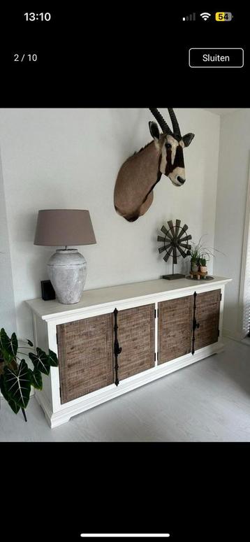 Mooi landelijk dressoir beschikbaar voor biedingen
