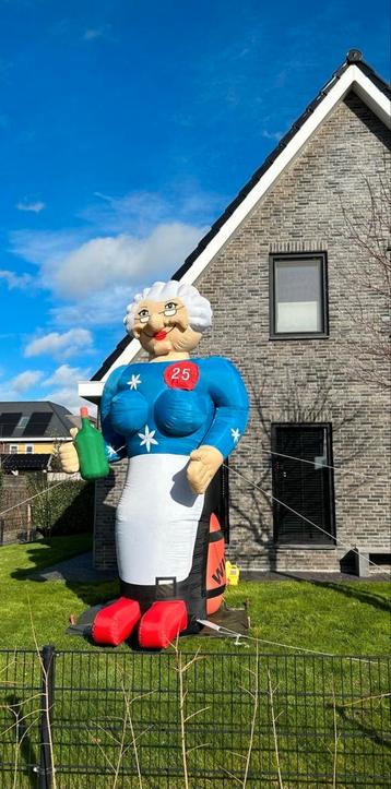 Sarah opblaaspop te huur | Stiens en omgeving | Friesland beschikbaar voor biedingen