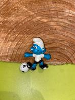 Smurfen voetbal smurf zwart wit, Verzamelen, Smurfen, Ophalen of Verzenden, Gebruikt, Verschillende Smurfen