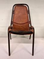 2 stuks Les Arcs van Charlotte Perriand, Huis en Inrichting, Stoelen, Ophalen, Gebruikt, Twee, Bruin