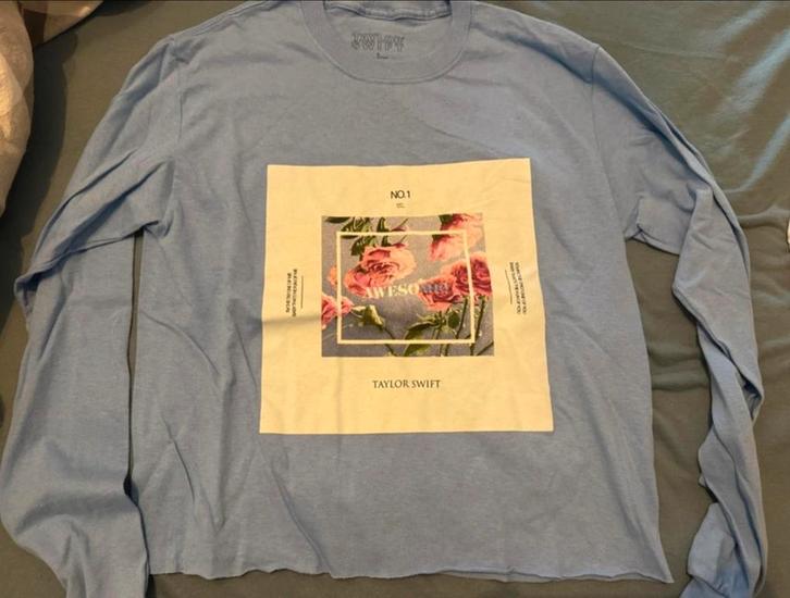 Taylor Swift Merch - 2 stuks!, Kleding | Dames, T-shirts, Zo goed als nieuw, Maat 36 (S), Roze, Lange mouw, Ophalen of Verzenden
