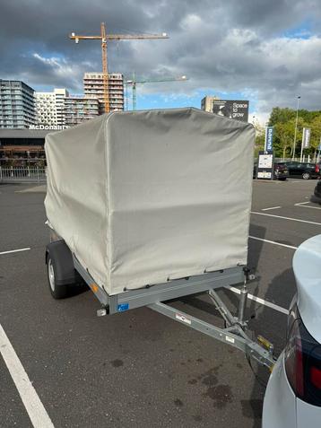 Humbaur huiftrailer beschikbaar voor biedingen