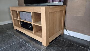 Licht eiken tv/stereo meubel beschikbaar voor biedingen