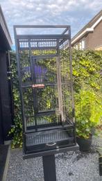 Mooie zwarte vogelkooi op losse poot, Dieren en Toebehoren, Ophalen of Verzenden, Gebruikt, Metaal, Vogelkooi