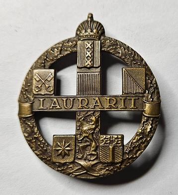 Militaire Insignes Laurarit  beschikbaar voor biedingen