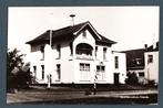 Neede (bij Eibergen en Borculo) - Gemeentehuis, Verzamelen, Ansichtkaarten | Nederland, Verzenden, 1960 tot 1980, Ongelopen, Gelderland