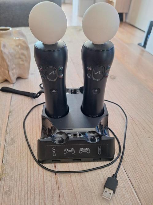 Playstation VR Move Controllers + Laadstation, Spelcomputers en Games, Virtual Reality, Zo goed als nieuw, Sony PlayStation, Controller