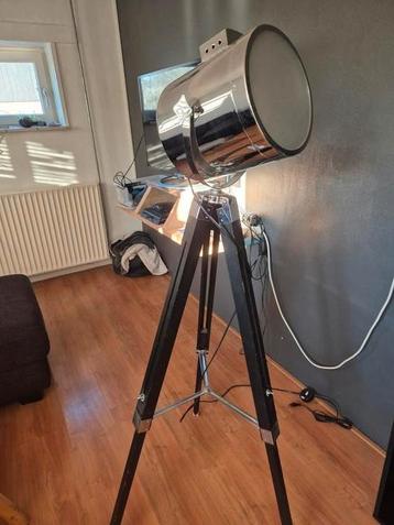 Mooie sfeervolle staande lamp beschikbaar voor biedingen