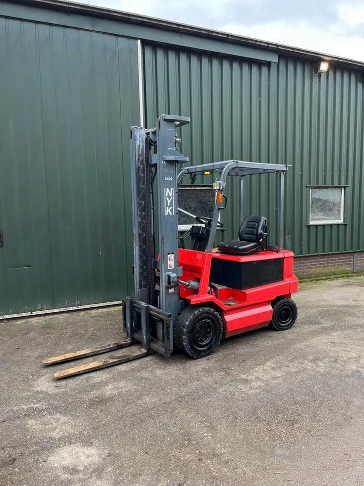 NYK Heftruck 2500 sideshift doorkijkmast topstaat✅!, Zakelijke goederen, Machines en Bouw | Heftrucks en Intern transport, Ophalen of Verzenden