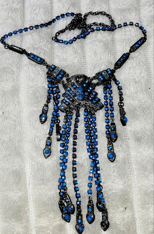 Leuke donkere ketting met blauwkleurige strass, Sieraden, Tassen en Uiterlijk, Kettingen, Gebruikt, Overige materialen, Blauw