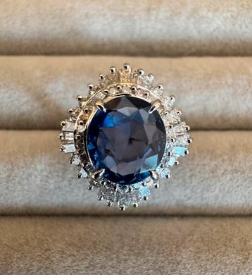 Platina ring met saffier en diamanten beschikbaar voor biedingen