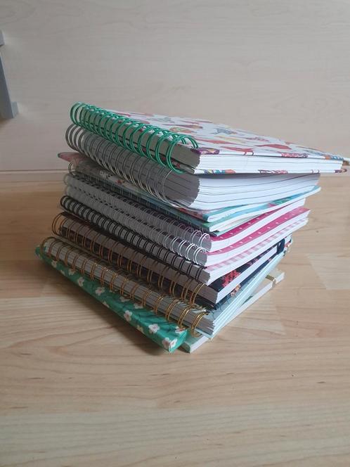 Diverse notitieboekjes en schriften met print a5, Diversen, Schrijfwaren, Nieuw, Ophalen of Verzenden