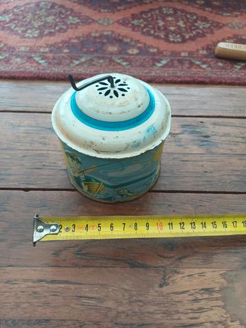 Vintage blikken speeldoosje beschikbaar voor biedingen