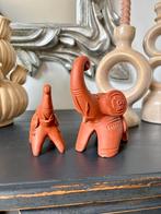 Set van 2 olifantjes van terracotta klei, Ophalen of Verzenden, Gebruikt, Dier
