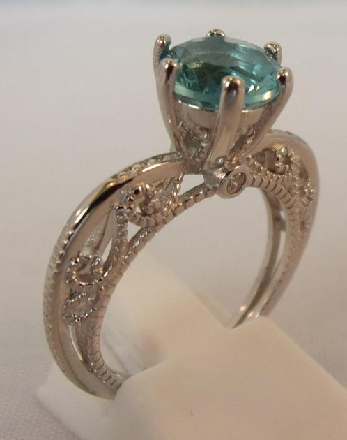 Massief zilveren ring met blauwe en witte Topazen, Sieraden, Tassen en Uiterlijk, Ringen, Nieuw, Dame, Kleiner dan 17, Blauw, Zilver