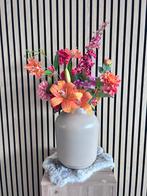 Beige vaas met kunstbloemen, Ophalen, Nieuw, Binnen