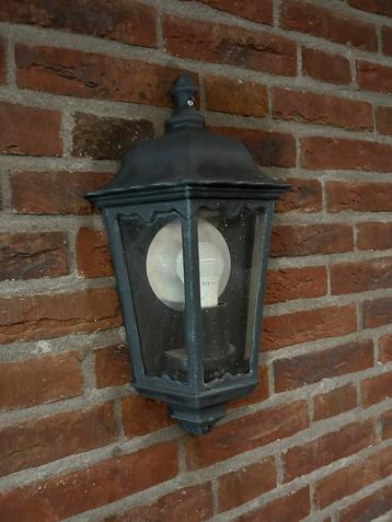 Buitenlamp, lamp beschikbaar voor biedingen