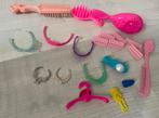 Barbie sieraden tiara s kammen spulletjes, Ophalen of Verzenden, Zo goed als nieuw, Kleertjes