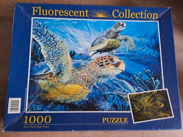 Glow in the dark puzzel met schildpadden 1000 stukjes, Hobby en Vrije tijd, Denksport en Puzzels, Gebruikt, 500 t/m 1500 stukjes