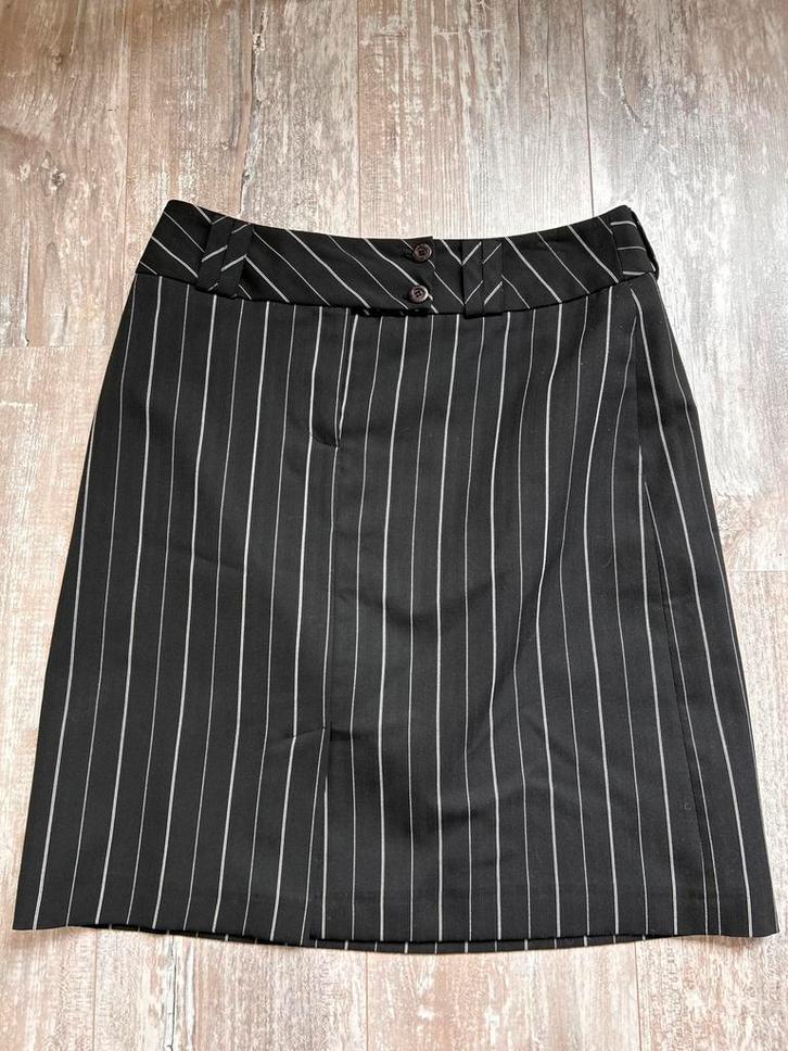 Zwart met grijs gestreept rokje van One Touch. Maat 40., Kleding | Dames, Rokken, Zo goed als nieuw, Maat 38/40 (M), Zwart, Boven de knie