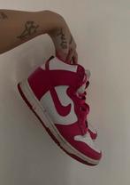 Roze Nike sneakers, Kleding | Dames, Schoenen, Nike, Ophalen of Verzenden, Sneakers of Gympen, Roze