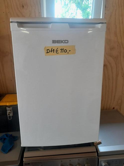 D61 koelkast, Witgoed en Apparatuur, Koelkasten en IJskasten, Zo goed als nieuw, Zonder vriesvak, 45 tot 60 cm, Ophalen