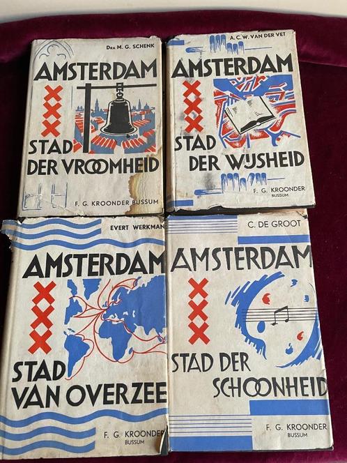4 boekjes over Amsterdam., Boeken, Geschiedenis | Stad en Regio, Zo goed als nieuw, 20e eeuw of later, Ophalen of Verzenden