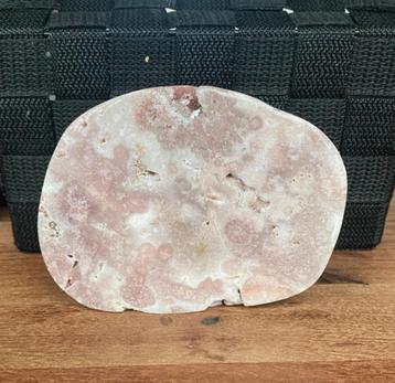 Roze amehtist slab beschikbaar voor biedingen