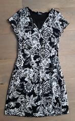 Te koop: Leuk gebloemd jurkje, merk LIV Essentials   Mt: 38, Kleding | Dames, Maat 38/40 (M), Zwart, Ophalen of Verzenden, Zo goed als nieuw