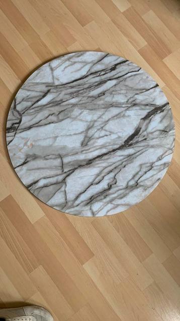 Glasplaat rond beschikbaar voor biedingen