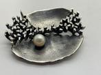 Z575 Prachtige zilveren brutalist broche met parel, Sieraden, Tassen en Uiterlijk, Antieke sieraden, Ophalen of Verzenden, Zilver