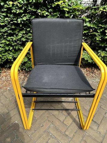Designstoel beschikbaar voor biedingen