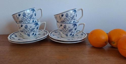 Ikea Ard Idyll kop en schotels  wit met blauwe bloemen, Huis en Inrichting, Keuken | Servies, Zo goed als nieuw, Kop(pen) en/of Schotel(s)