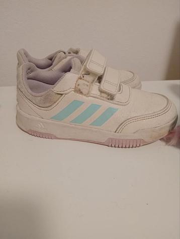 Leuke Adidas sneakers maat 27 beschikbaar voor biedingen