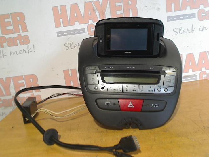 Navigatie Display Toyota Aygo (B10) (2005-07/2014-05), Auto-onderdelen, Interieur en Bekleding, Toyota, Gebruikt