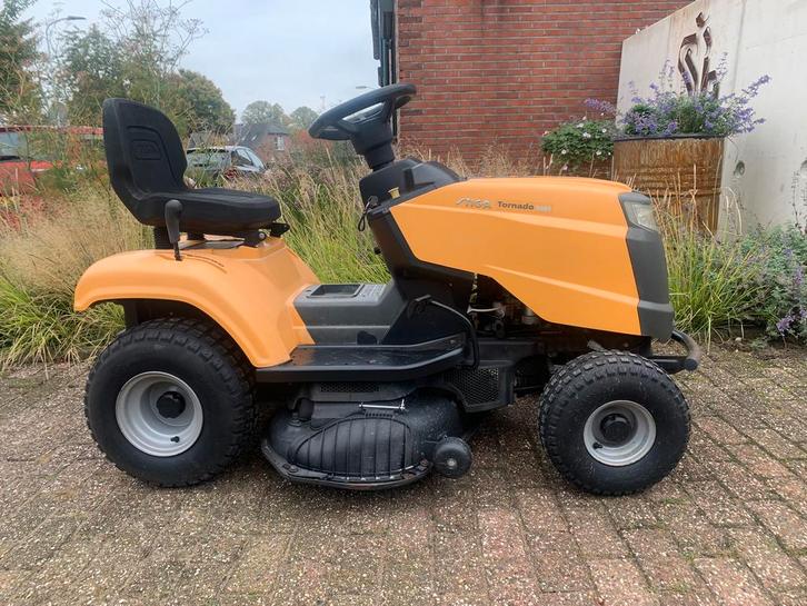 Zitmaaier Stiga Tornado, Tuin en Terras, Zitmaaiers, Zo goed als nieuw, Ophalen