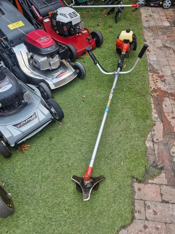 Robin nb 411 , sterke bosmaaier ., Tuin en Terras, Bosmaaiers, Zo goed als nieuw, Benzine, Ophalen