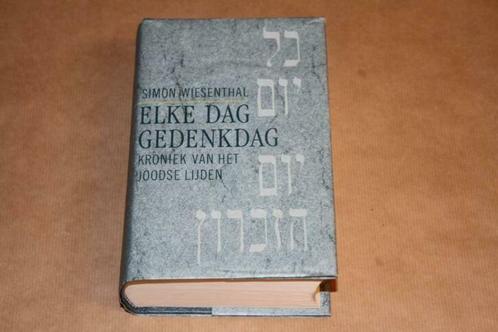 Elke dag gedenkdag - Kroniek v/h Joodse lijden - Wiesenthal, Boeken, Geschiedenis | Wereld, Zo goed als nieuw, Ophalen of Verzenden