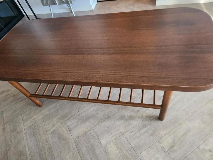 Mooie Notenhouten Salontafel ikea listerby, Huis en Inrichting, Tafels | Salontafels, Gebruikt, Minder dan 50 cm, 50 tot 100 cm