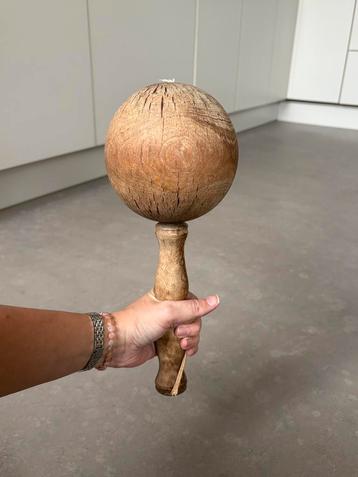 Antieke houten bilboquet (groot) beschikbaar voor biedingen